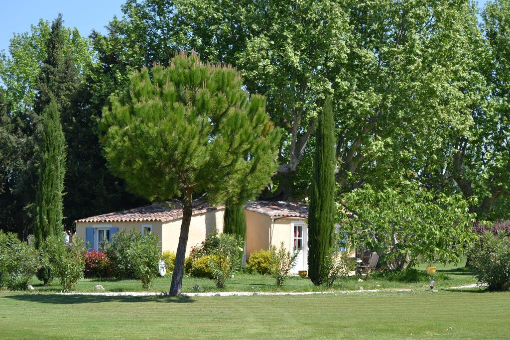 Bed and Breakfast Domaine De Fontbelle à Graveson Extérieur photo