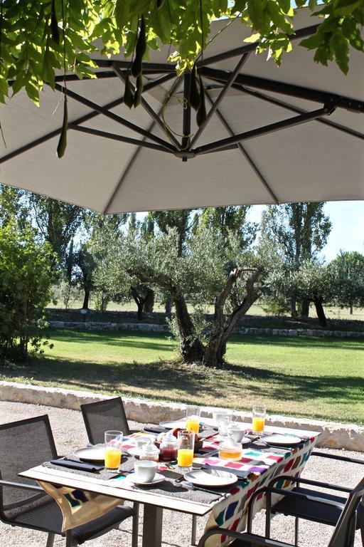 Bed and Breakfast Domaine De Fontbelle à Graveson Extérieur photo